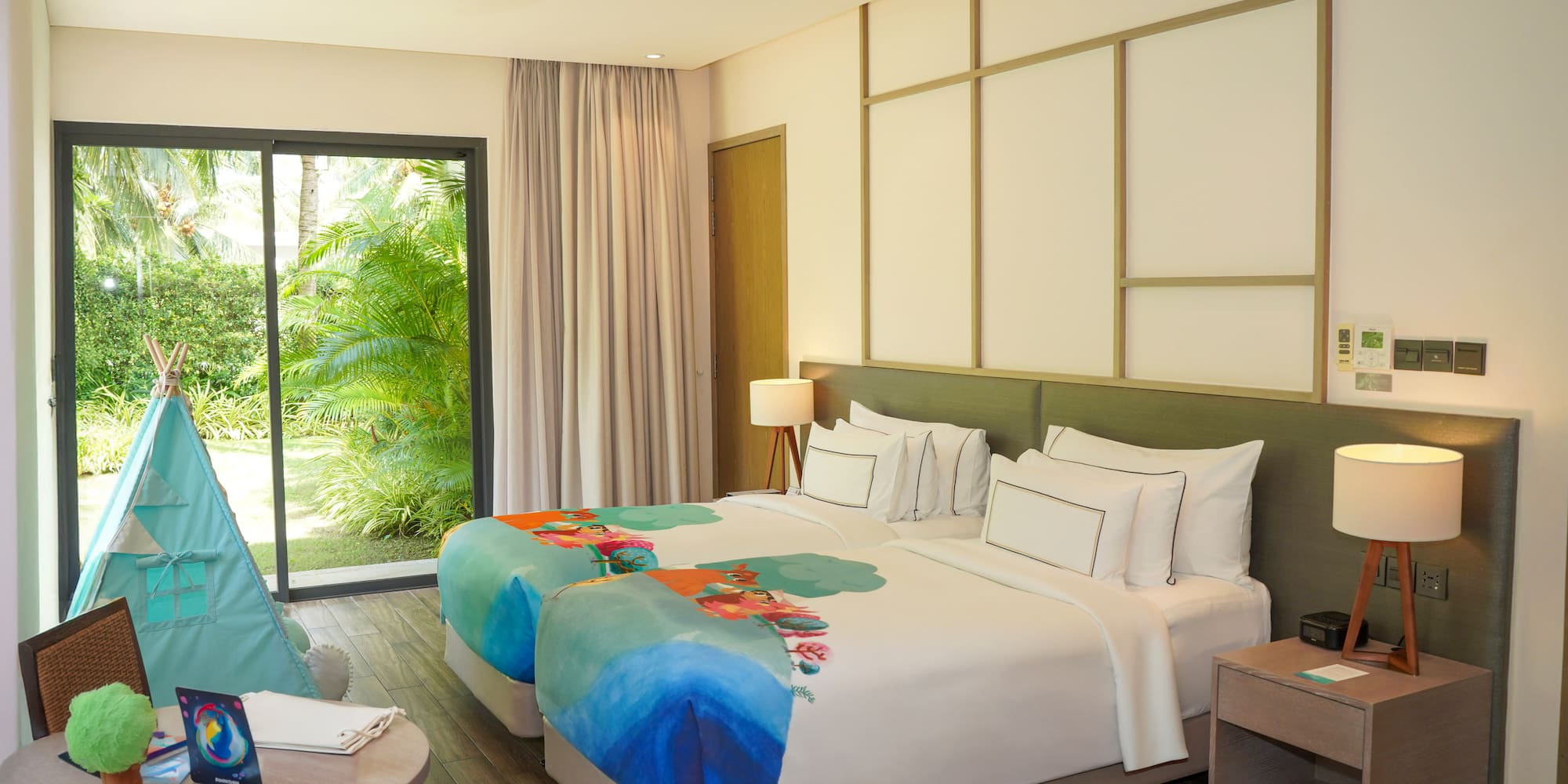 a room with a bed and a table