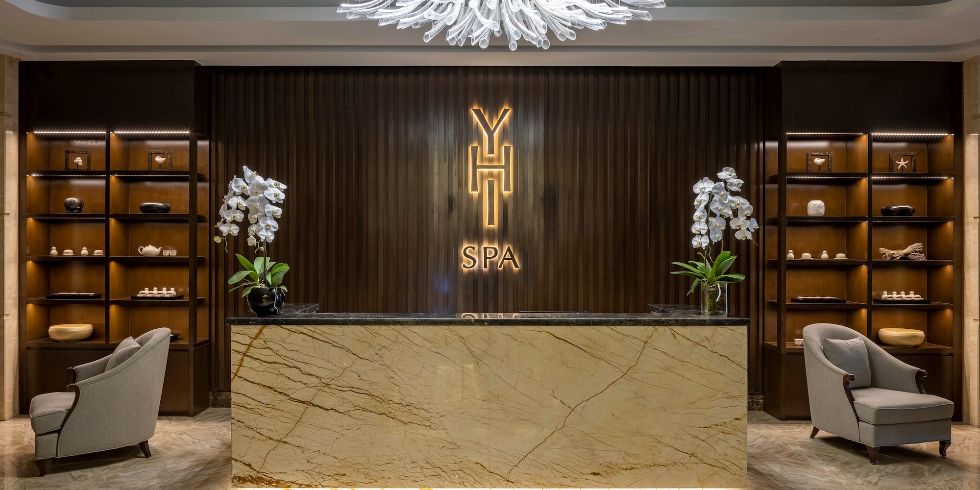 uma recepção em um hotel