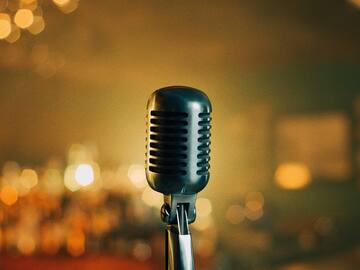 a close up of a microphone