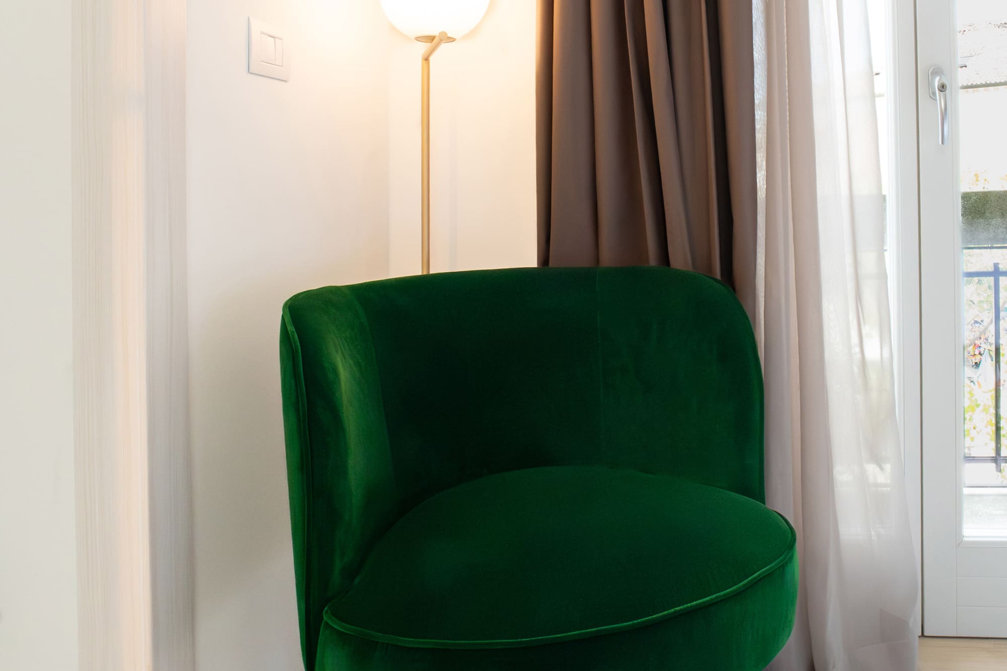a green chair in a room