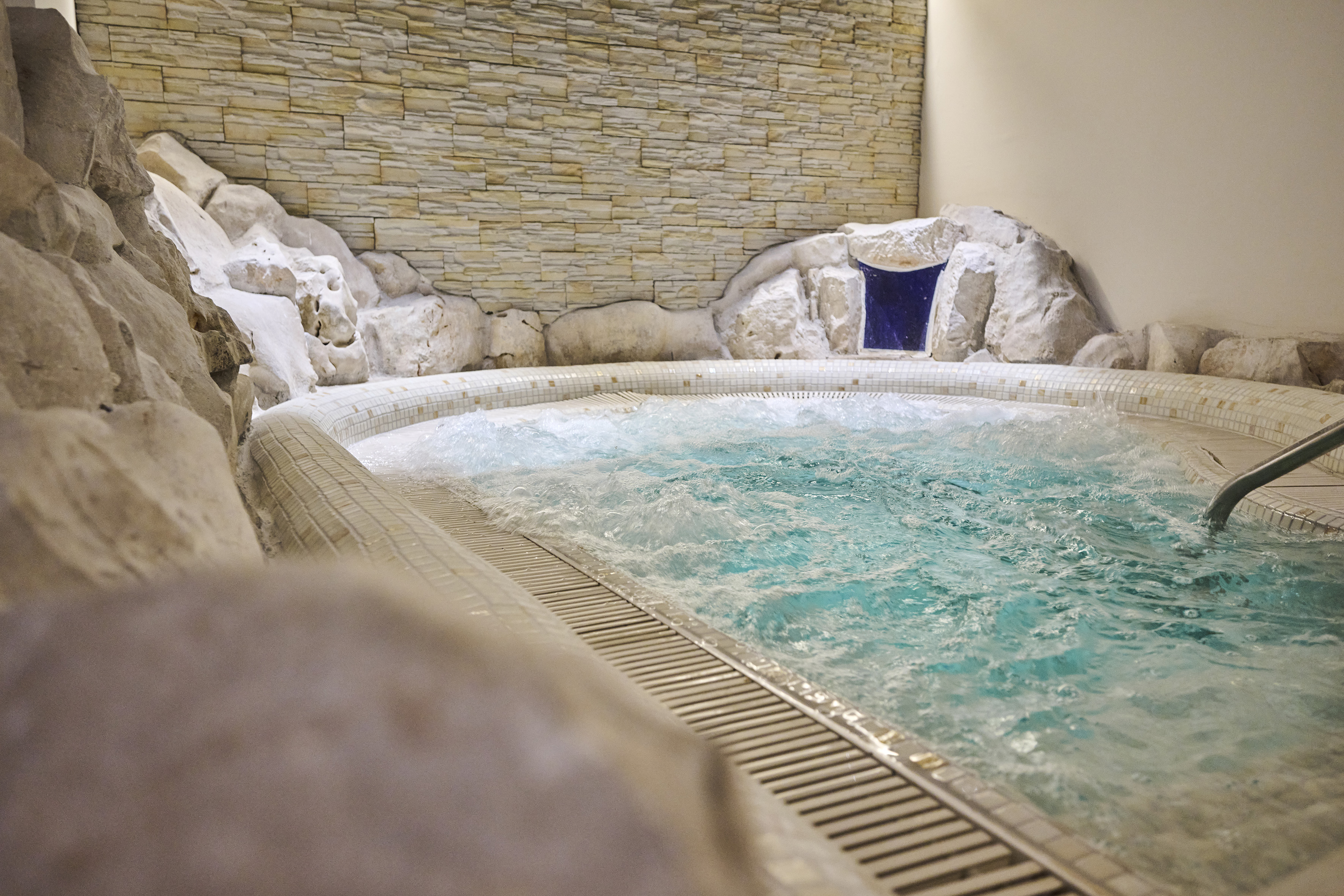 a hot tub in a room - Istrian Relax Village - Residence Umag Plava Laguna Affiliated by Meliá, Umag