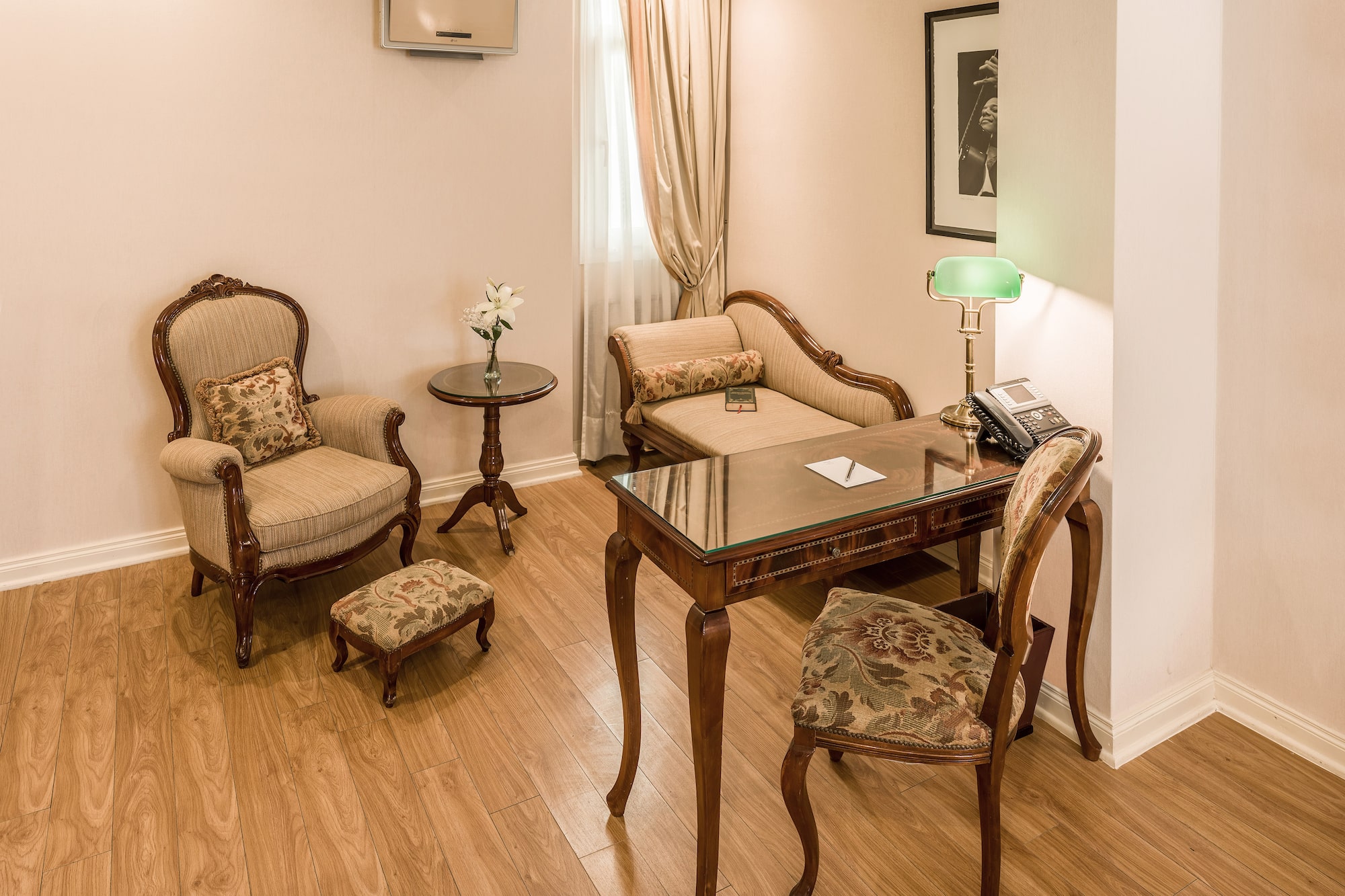 a room with a table and chairs