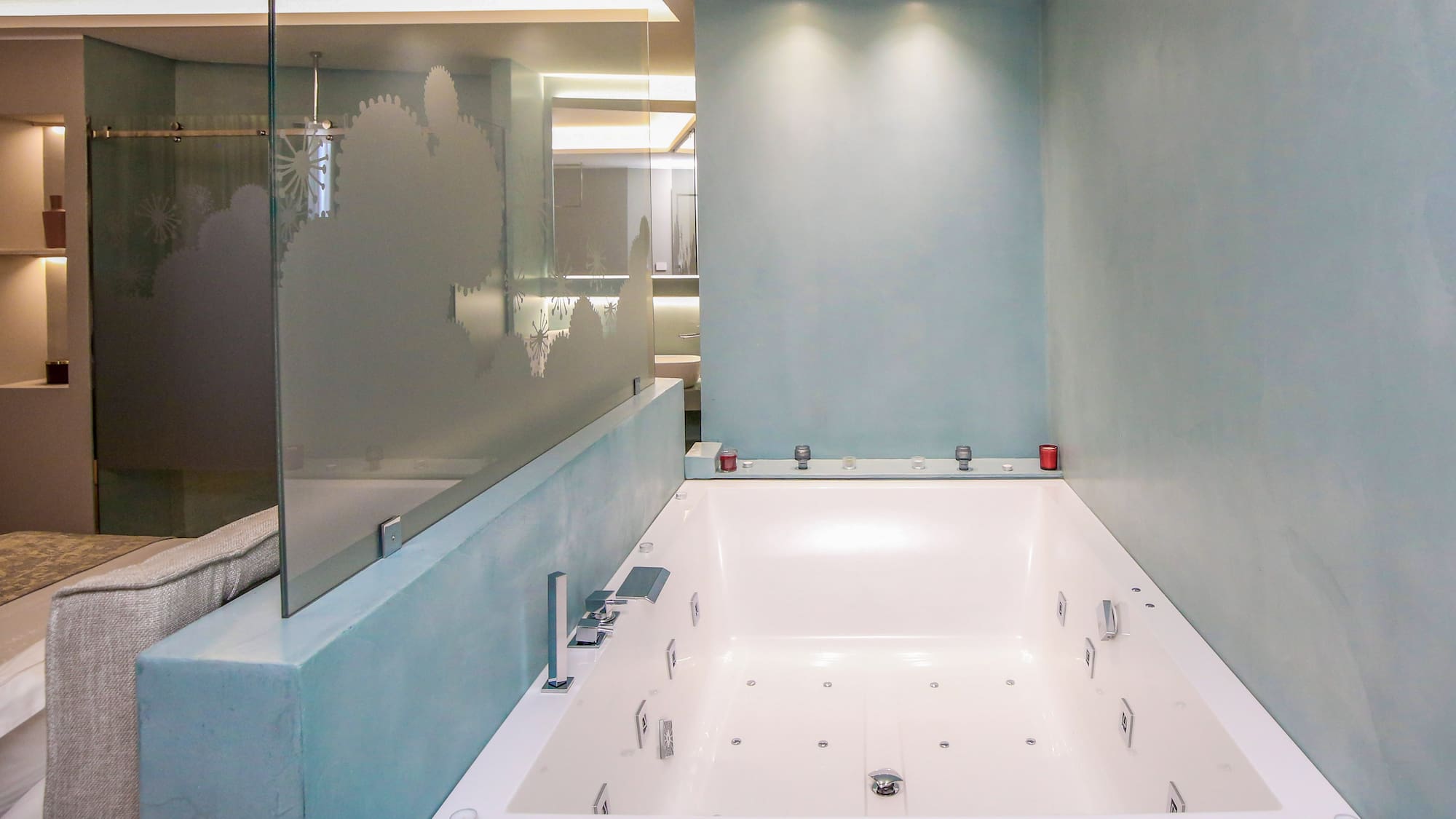 a bathtub in a bathroom