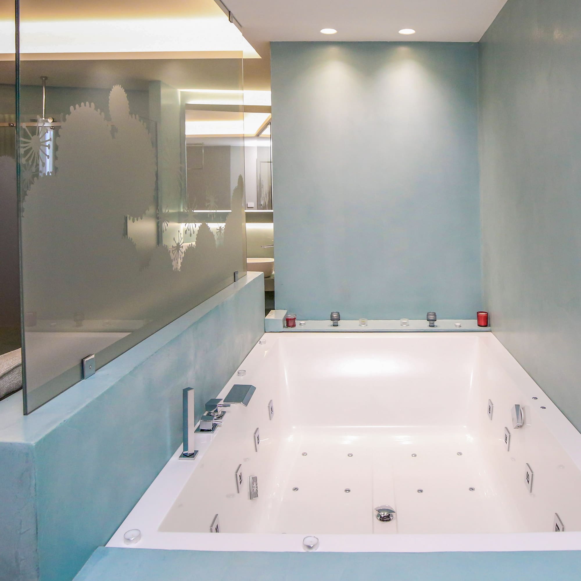 a bathtub in a bathroom