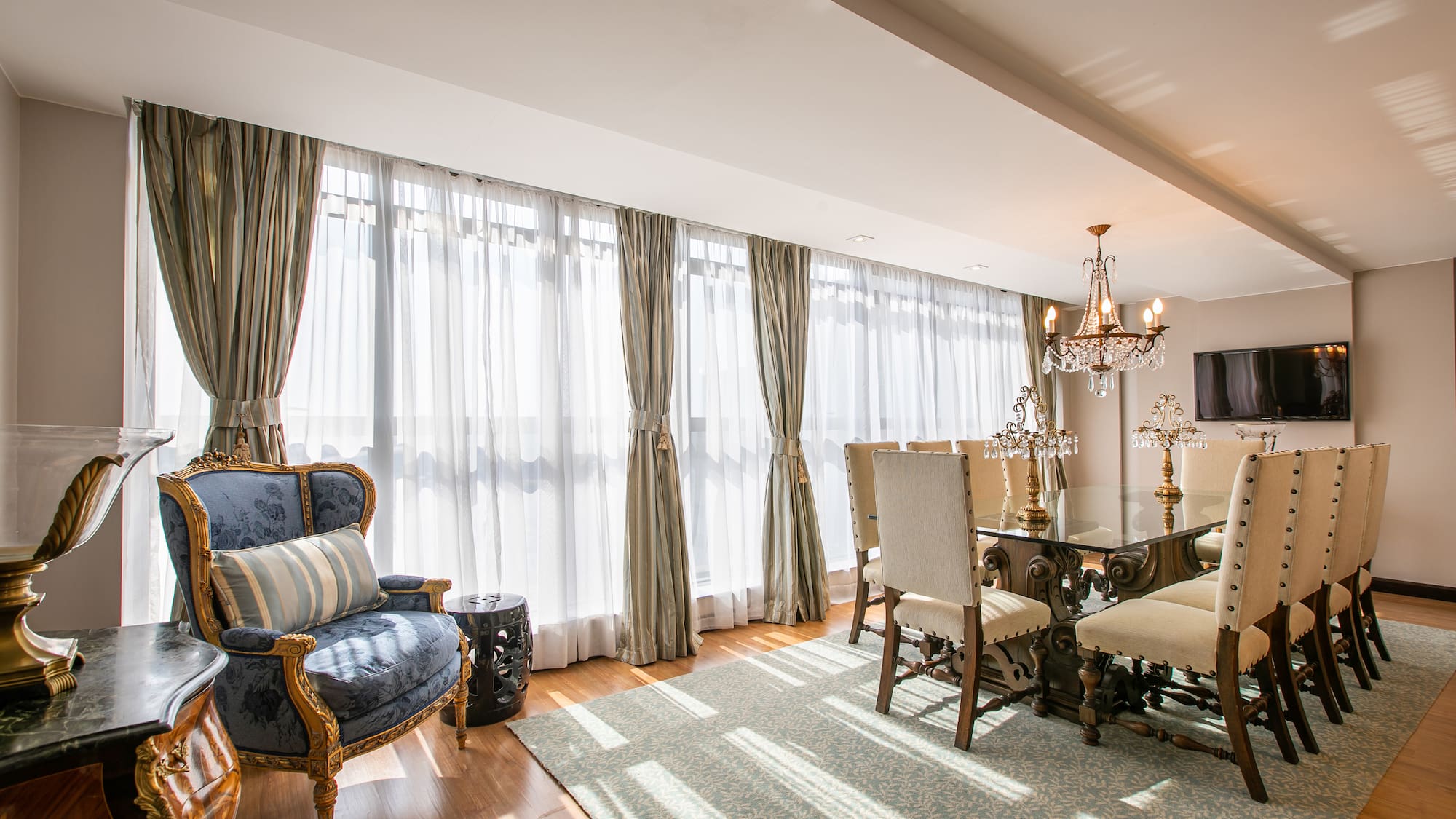 a room with a table and chairs