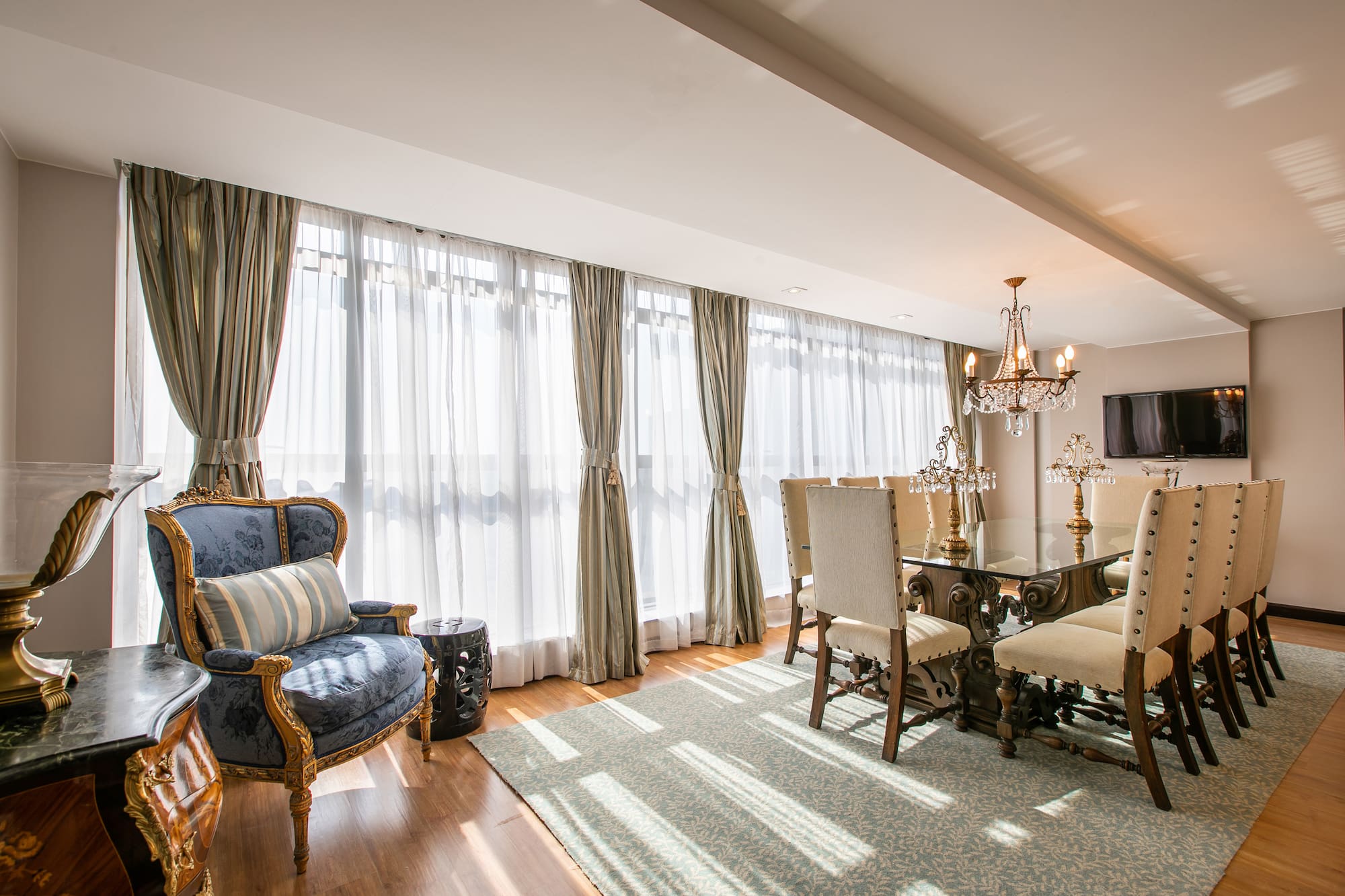 a room with a table and chairs