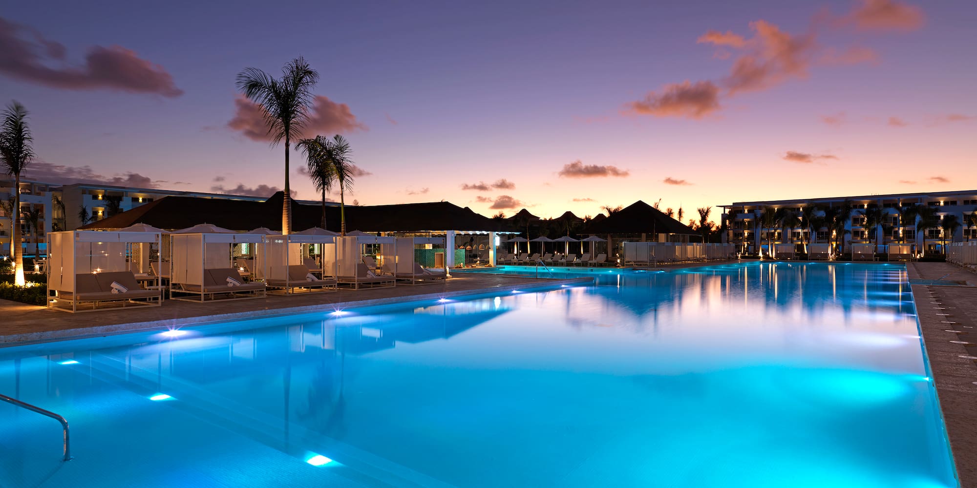 a pool with a blue light