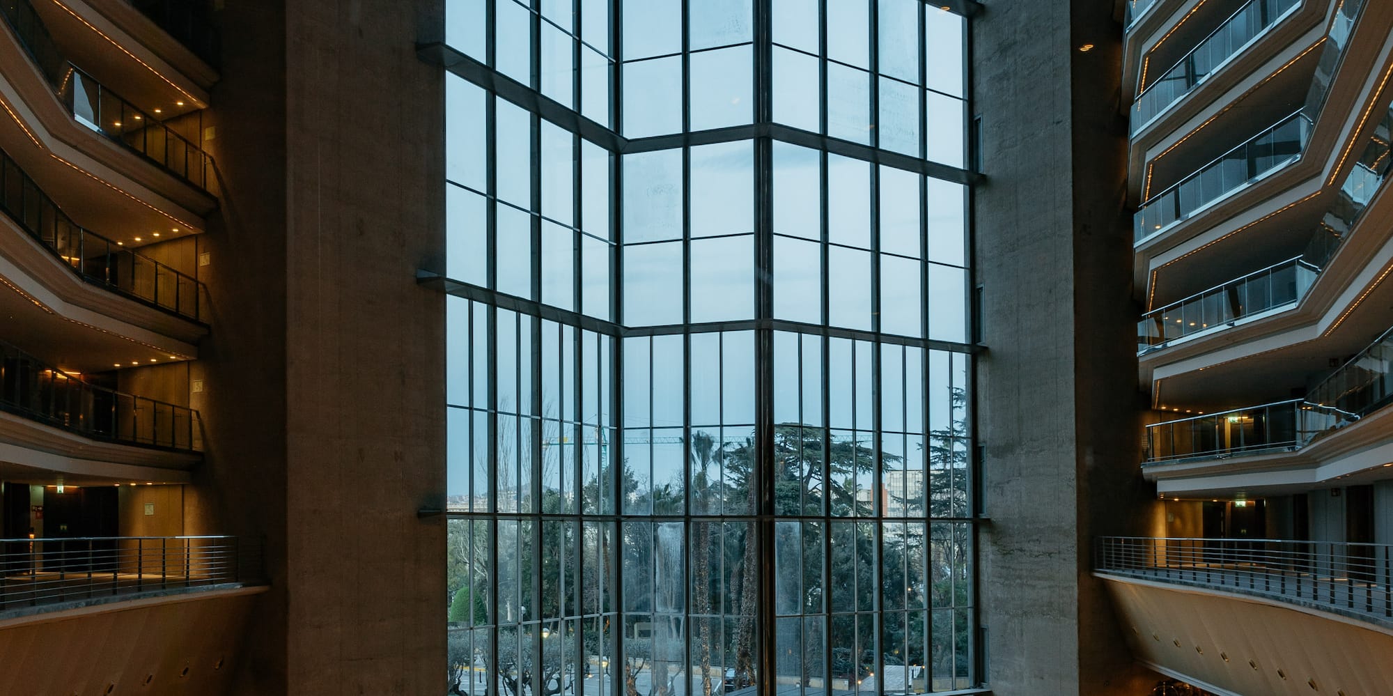 a large building with many windows