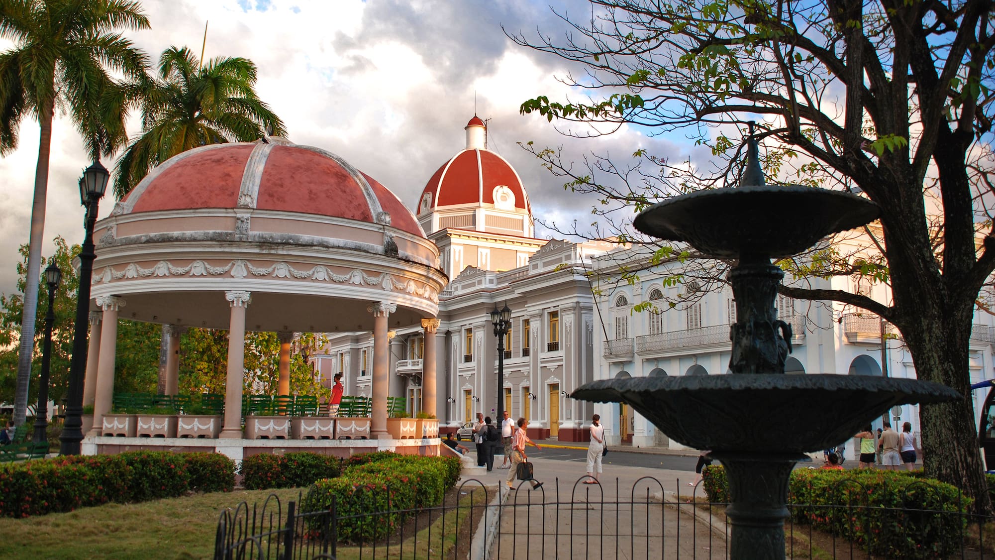 a fountain in front of a building