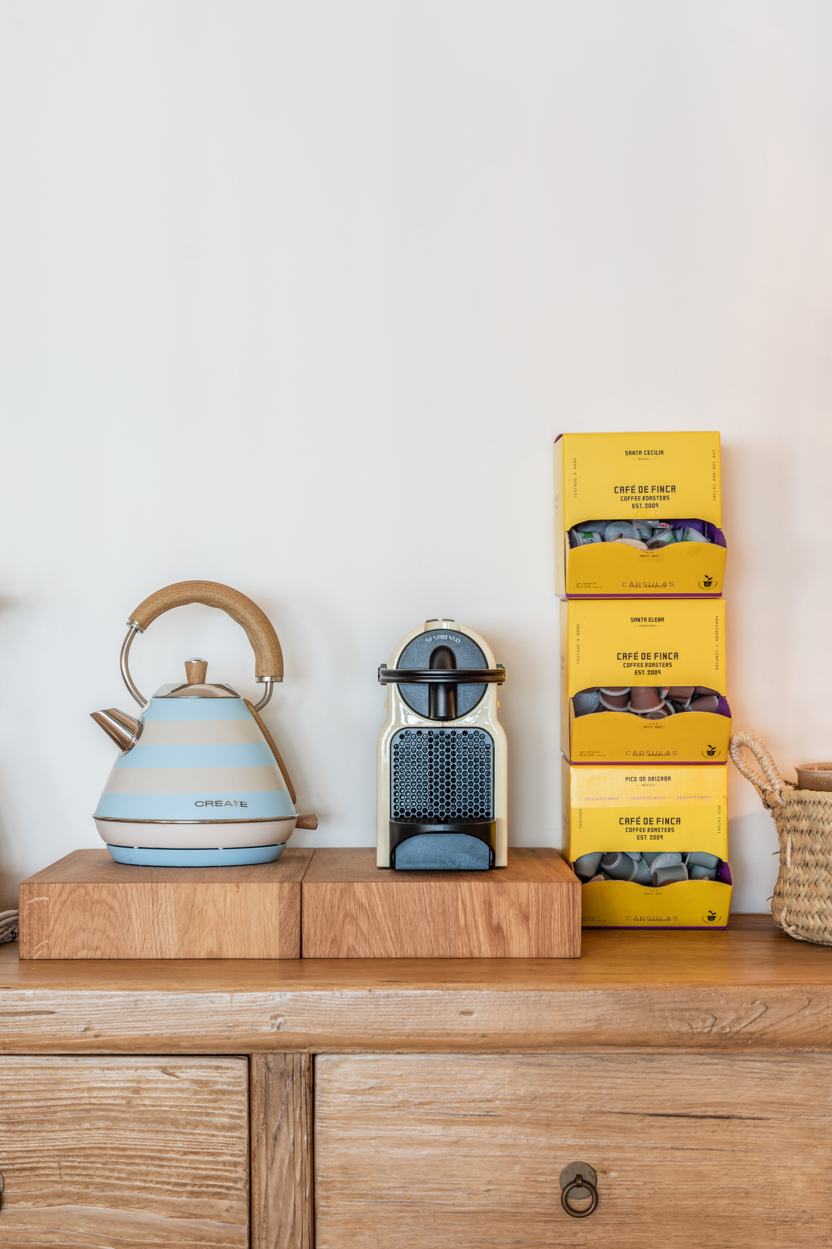 CREATE kettle, Nespresso coffee machine, and Café de Finca capsules.