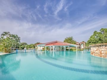 Sol Turquesa Beach - Piscinas - Actividades