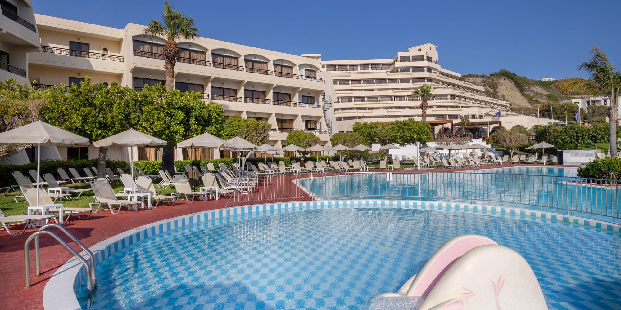 a pool with a bunny in it