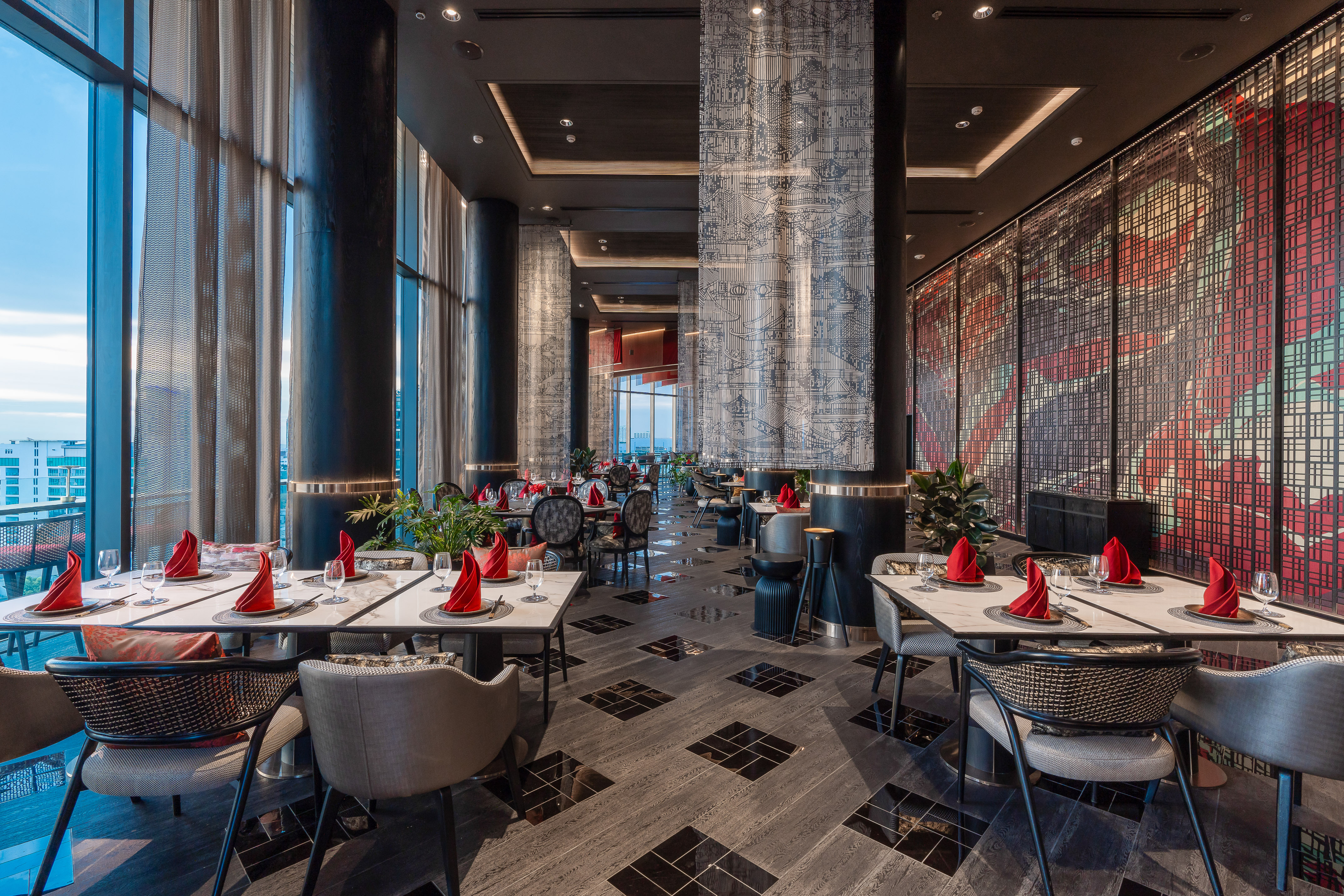 Luxury modern restaurant with scenic city view and elegant tables. - Nhà hàng Trung Quốc Yítong & Sky Bar, Ẩm thực Trung Hoa - Meliá Pattaya Hotel, Pattaya