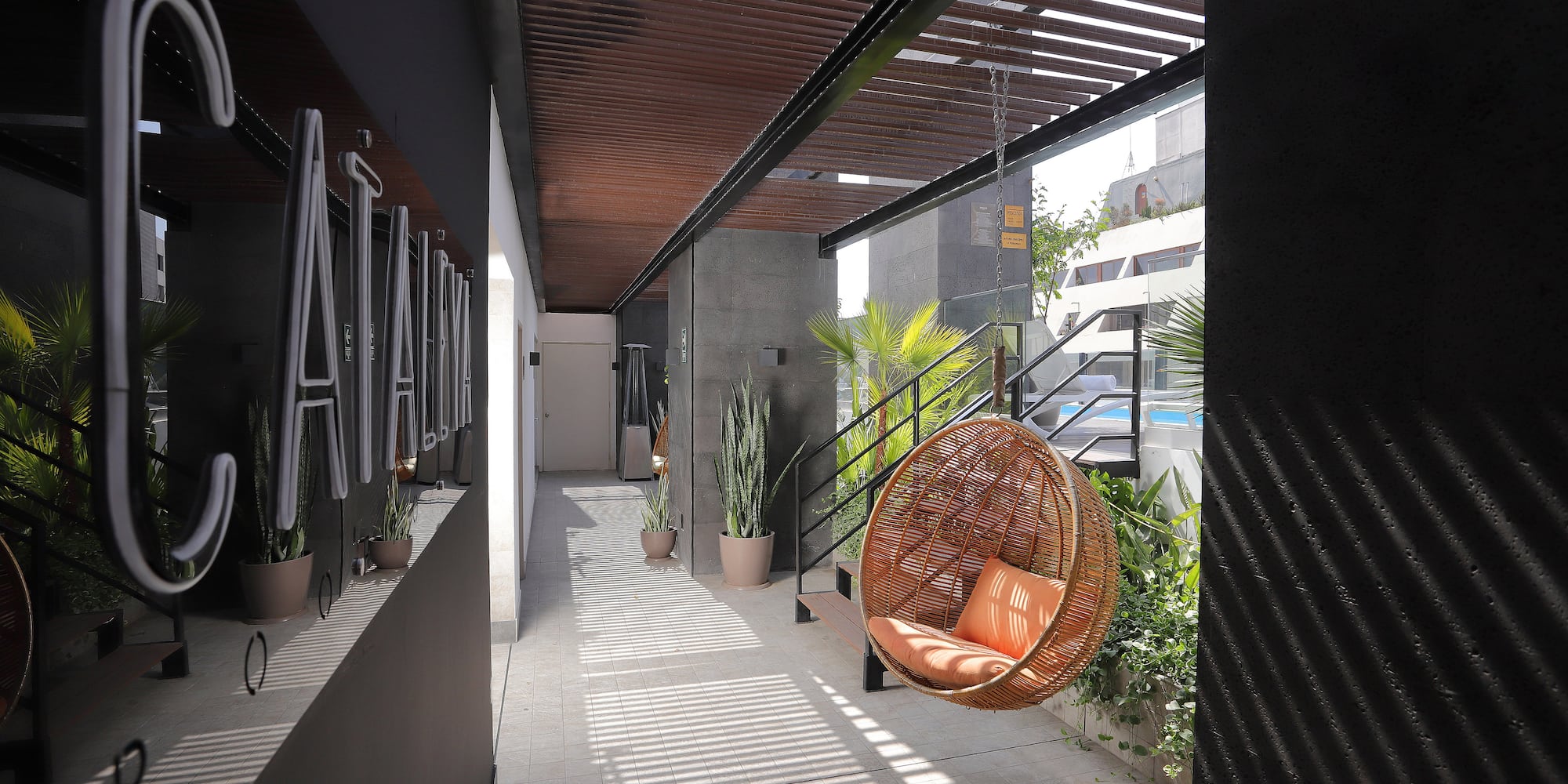 a chair in a courtyard