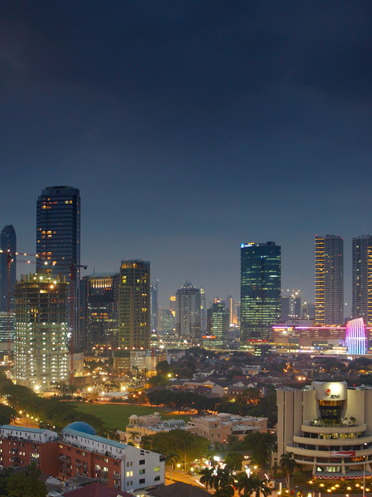 a city skyline at night