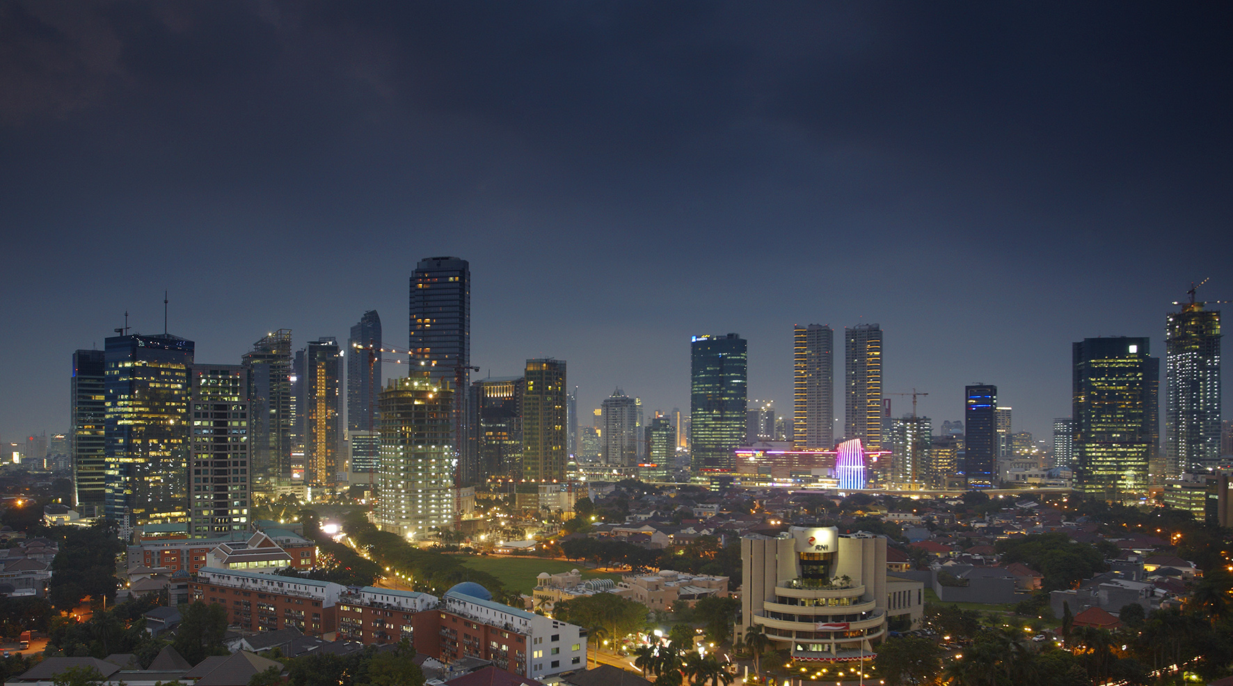 a city skyline at night