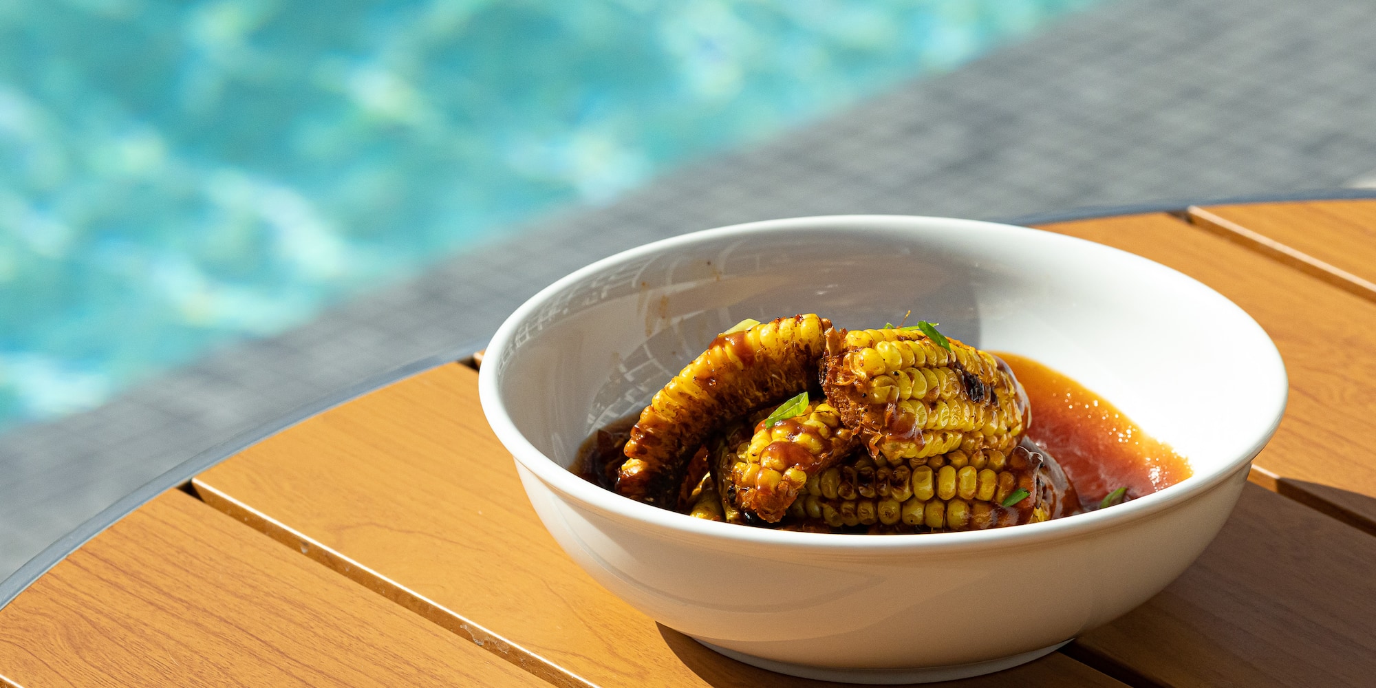 a bowl of corn on the cob