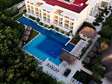 a swimming pool and a building