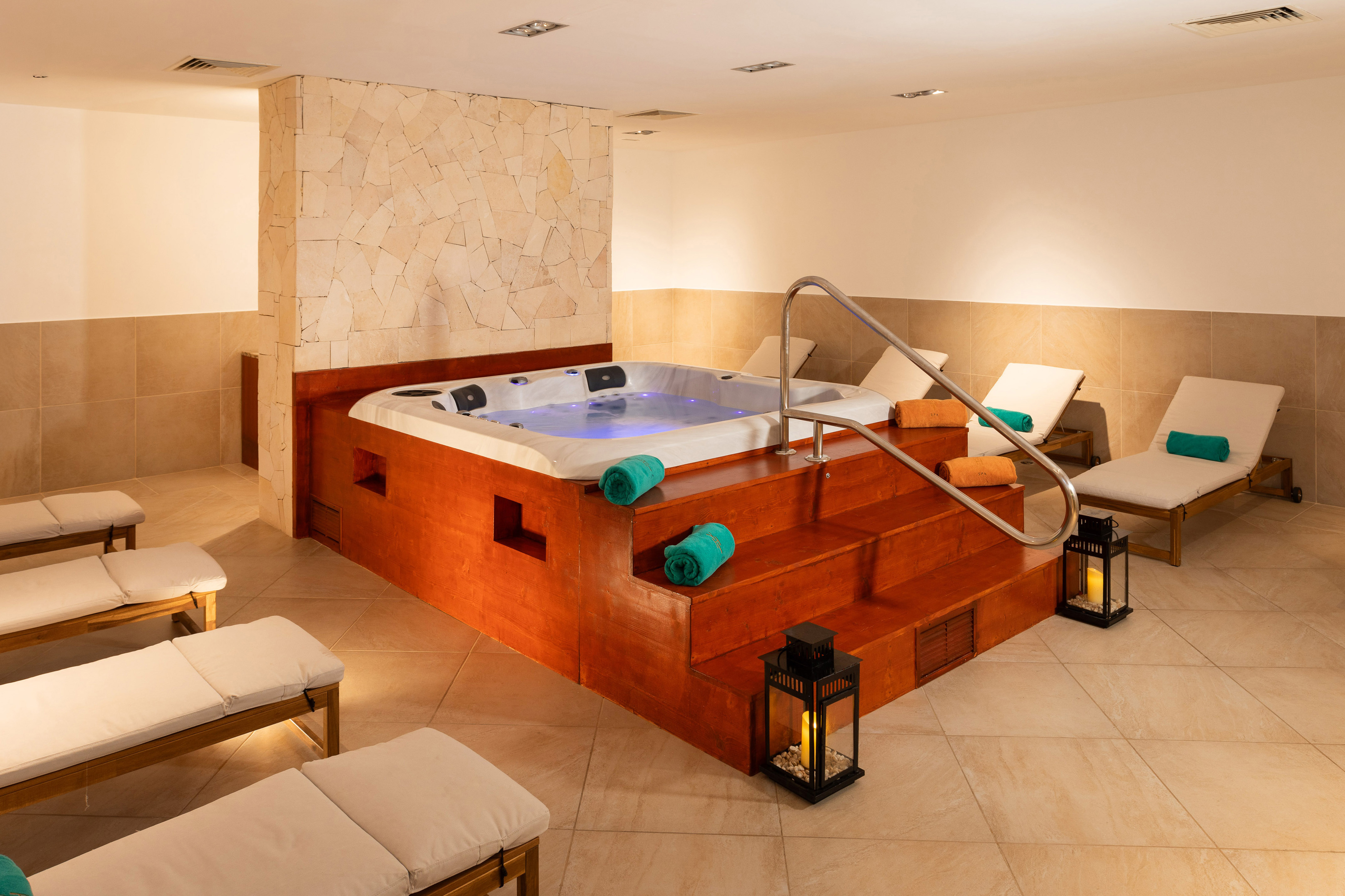a hot tub inside a room