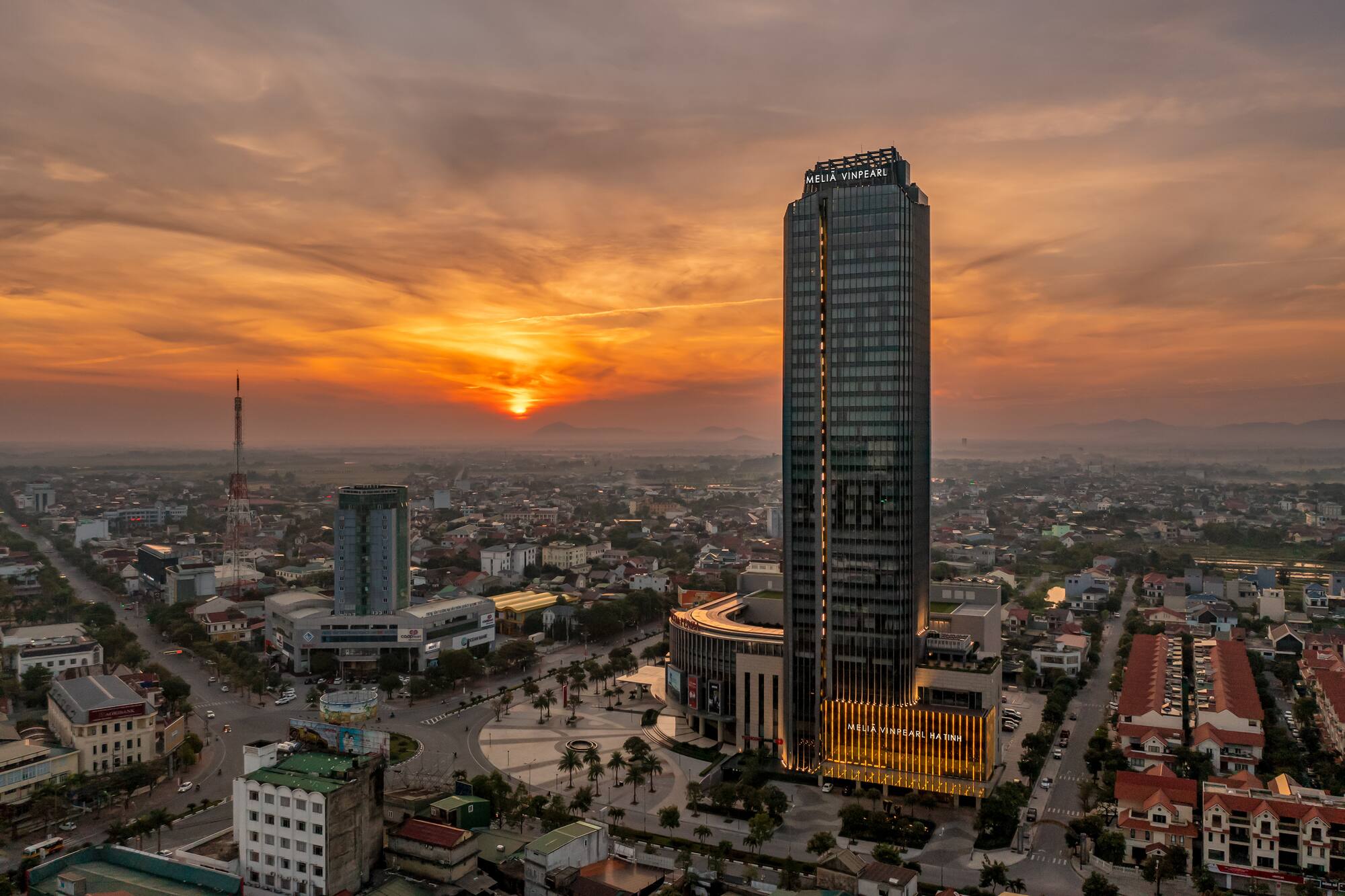 a tall building in a city