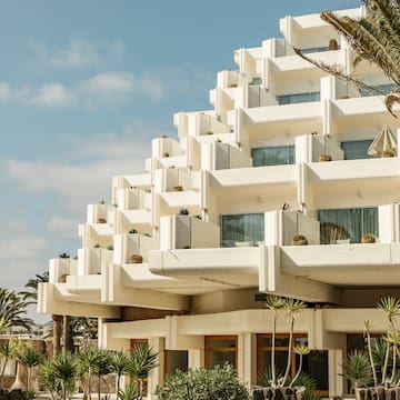 a building with many balconies