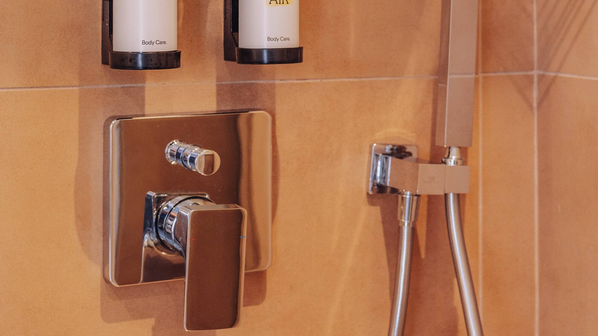 a shower head and shower head with shower head and shower head