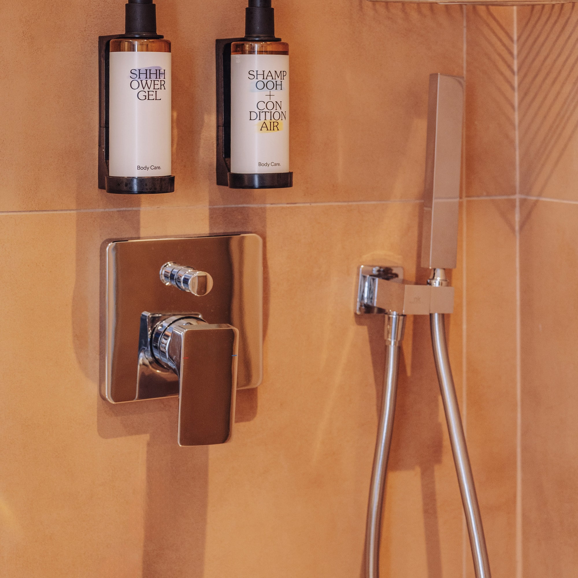 a shower head and shower head with shower head and shower head