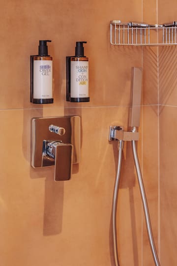 a shower head and shower head with shower head and shower head