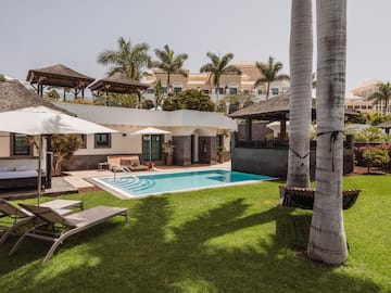 a pool in a backyard