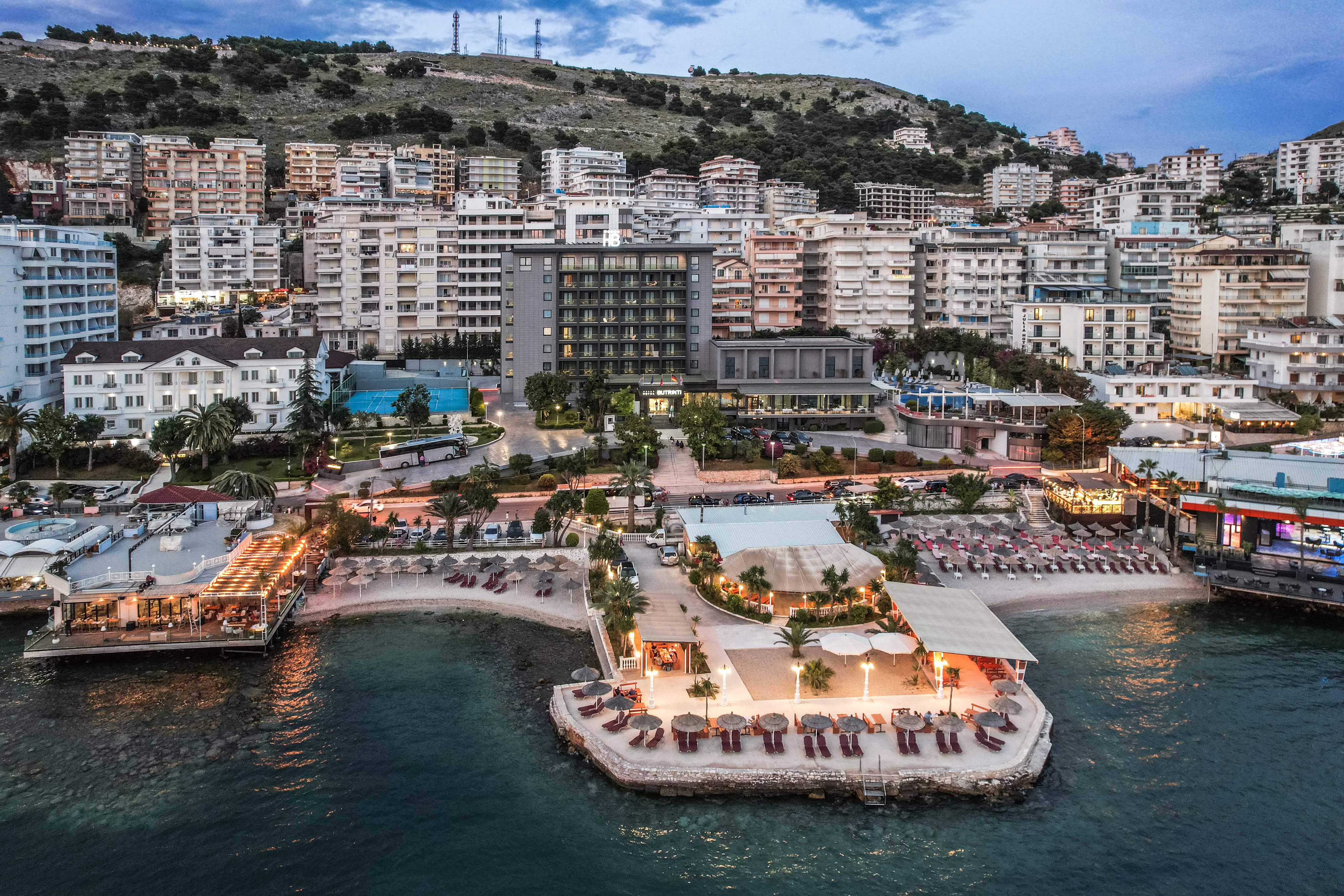 a city next to the water - Hotel Saranda Butrinti Affiliated by Meliá, Sarandë