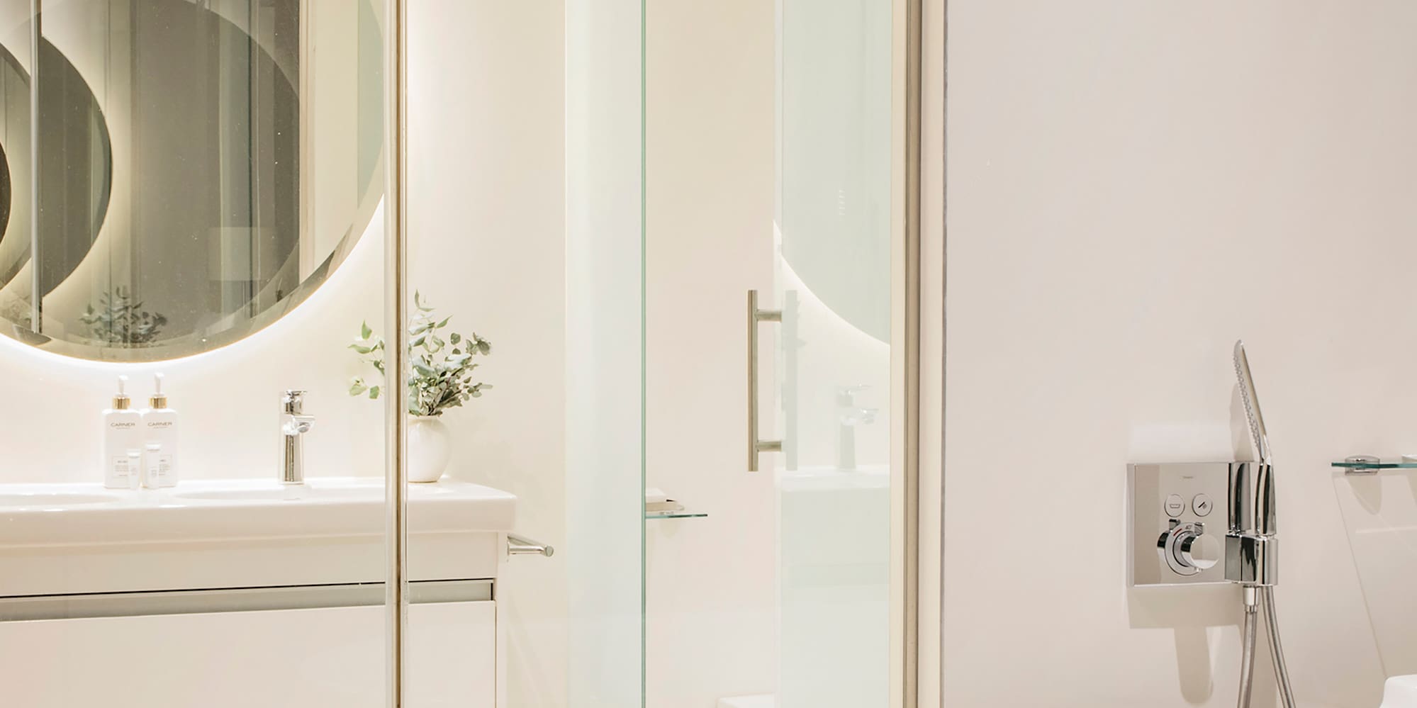 a bathroom with a tub and a mirror