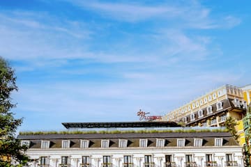 a building with many windows