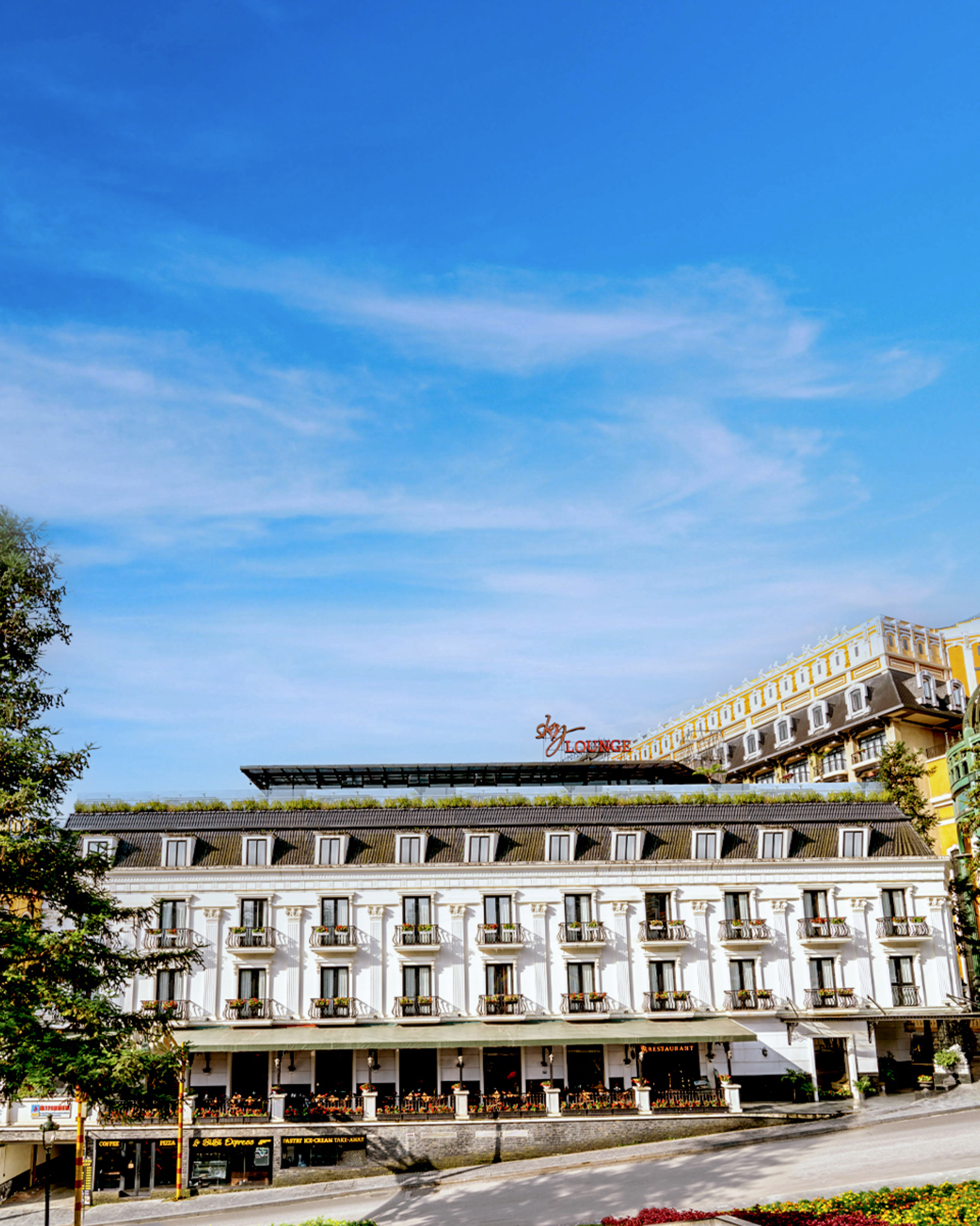 a building with many windows