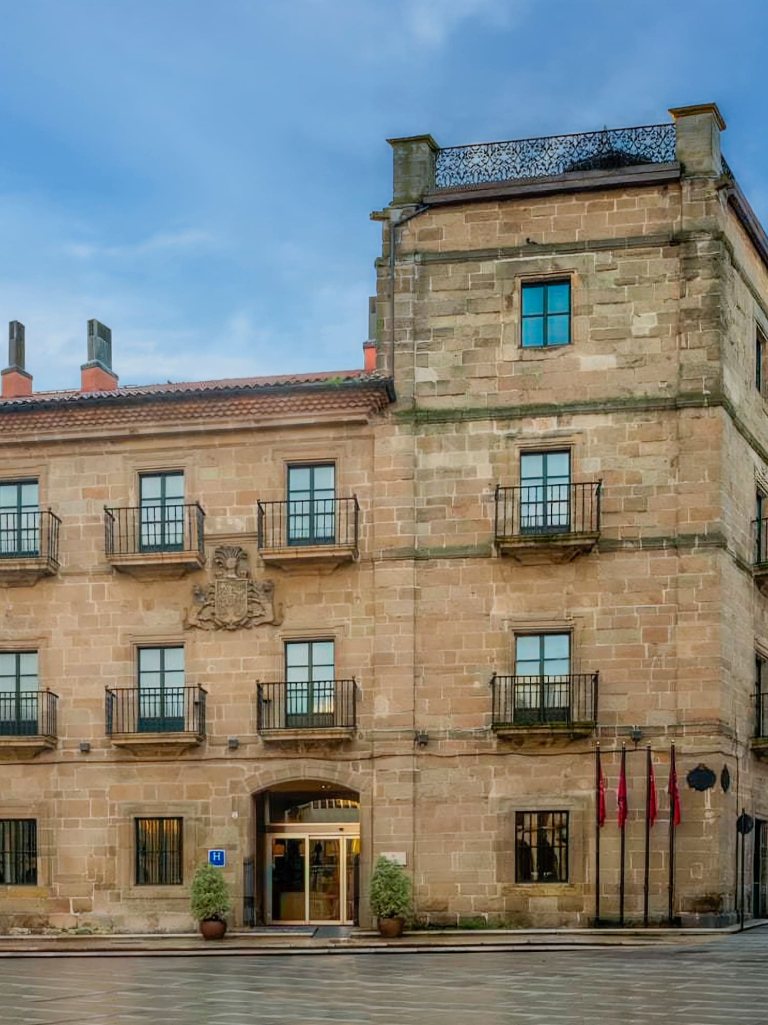 a building with many windows