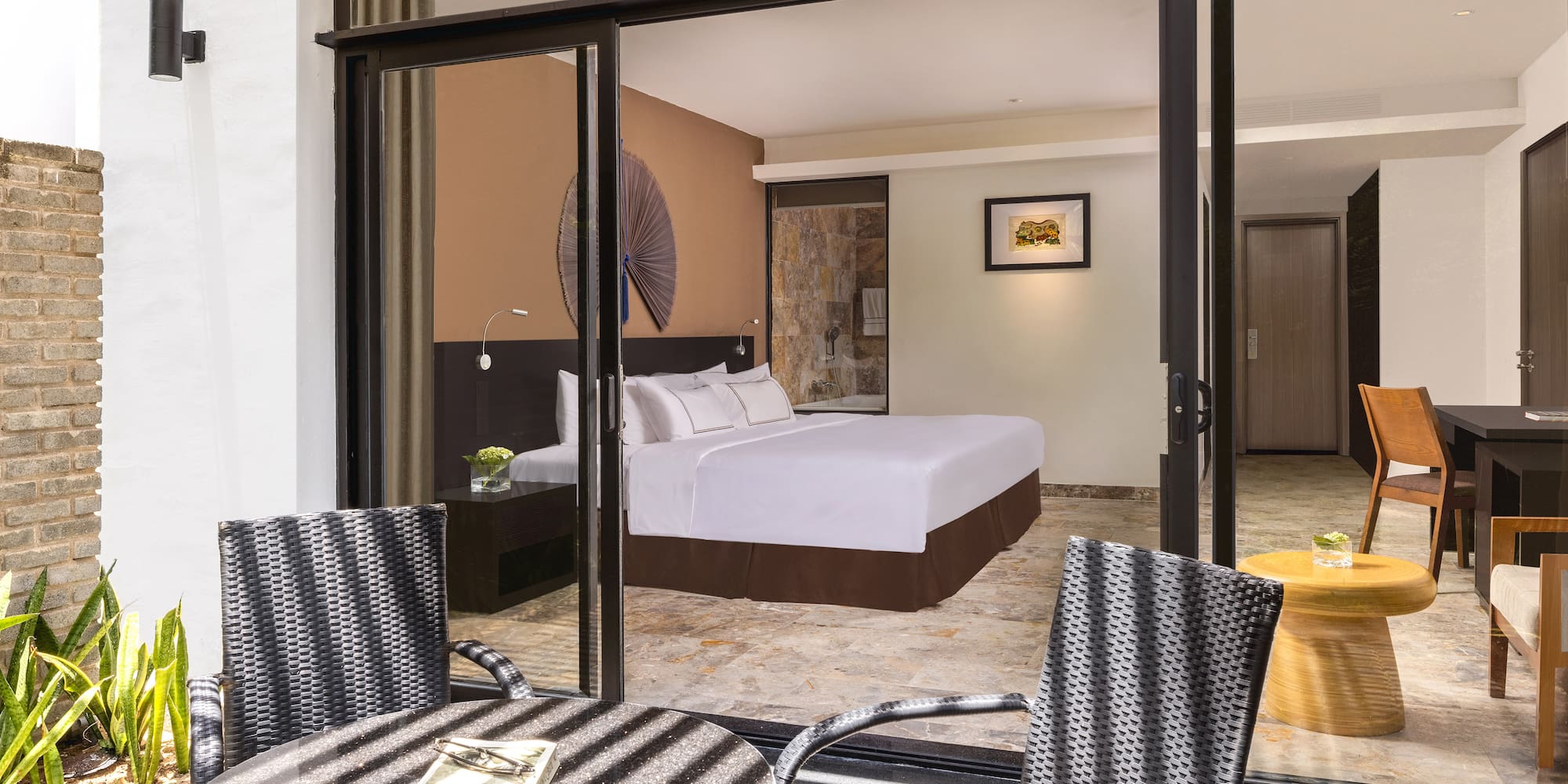 a room with a spacious are of chilling