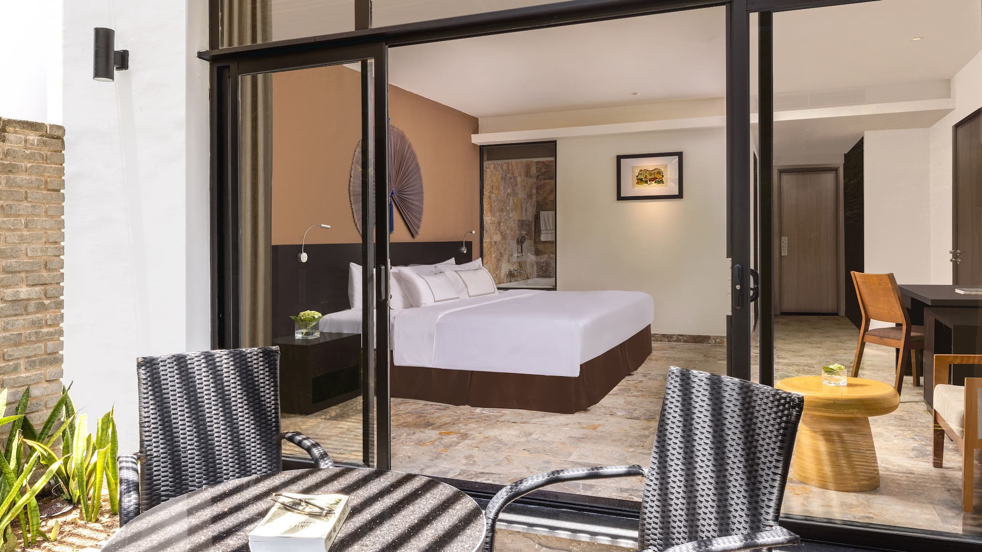 a room with a spacious are of chilling