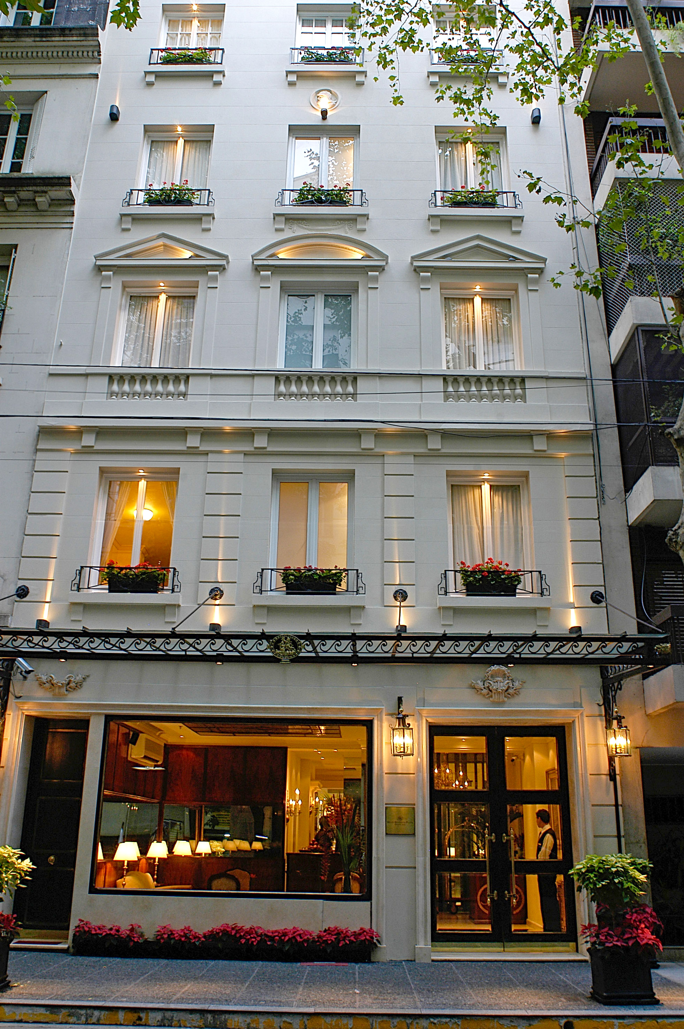 a building with many windows