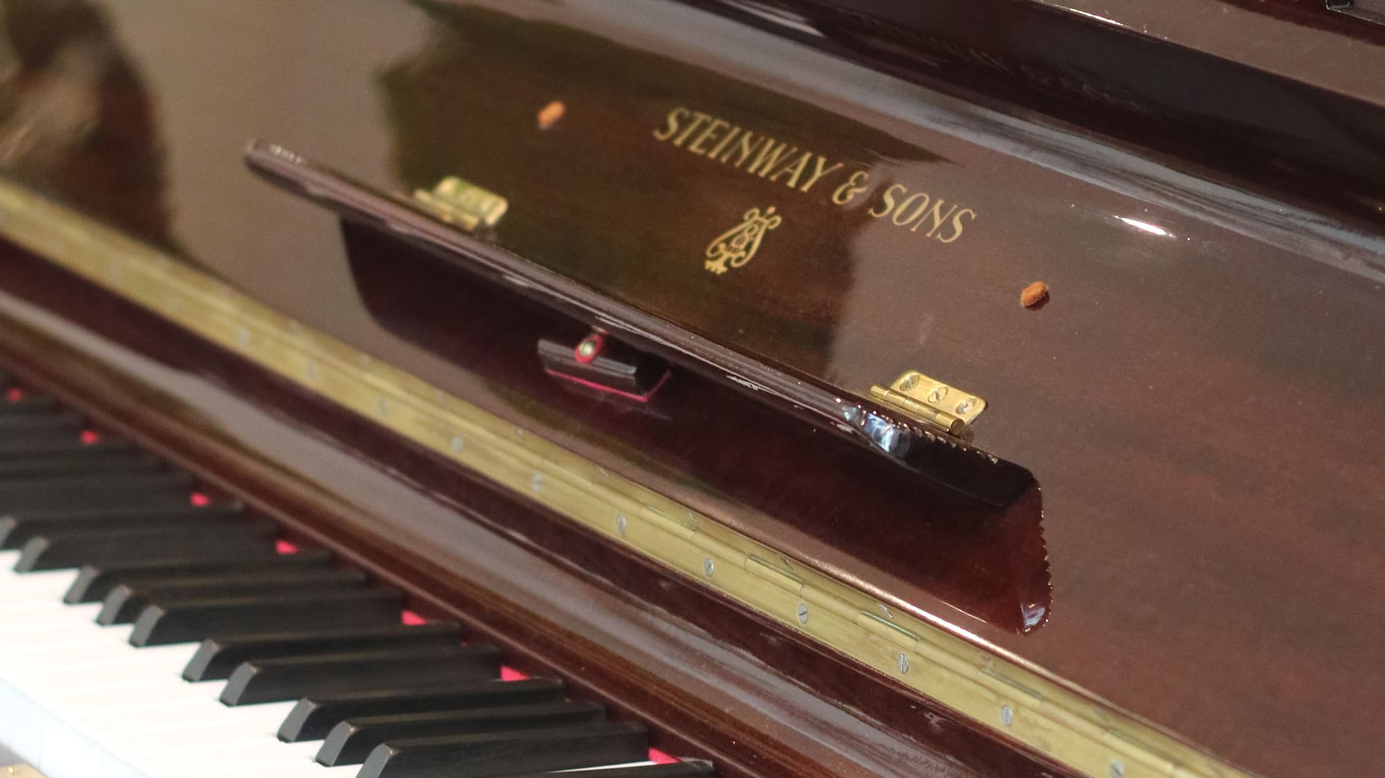 a close up of a piano