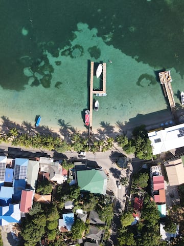 a body of water with boats and buildings